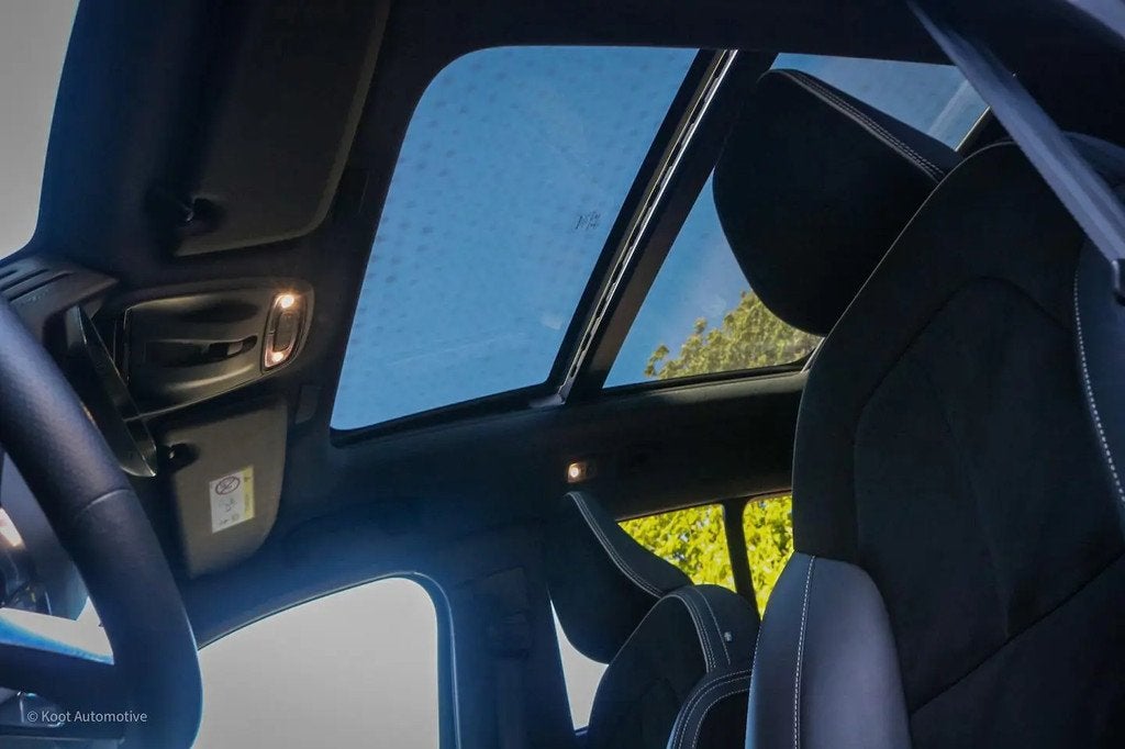 Volvo XC40 1.5 T5 Recharge Inscription € 25.940,00, Euro 6, 1712 kg, Zwart, Bedrijf