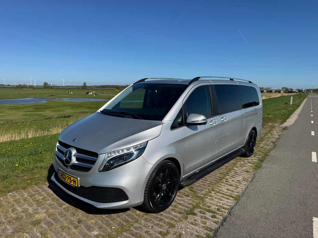 Mercedes-Benz V-klasse 220D XL Grijs 2022, Achterwielaandrijving, 2000 kg, 7 stoelen, Bruin