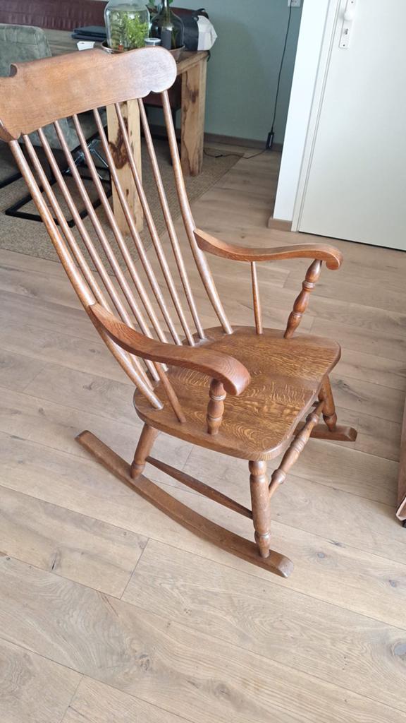 Schommelstoel, gratis op te halen., Huis en Inrichting, Stoelen, Ophalen, Gebruikt, Bruin, Eén
