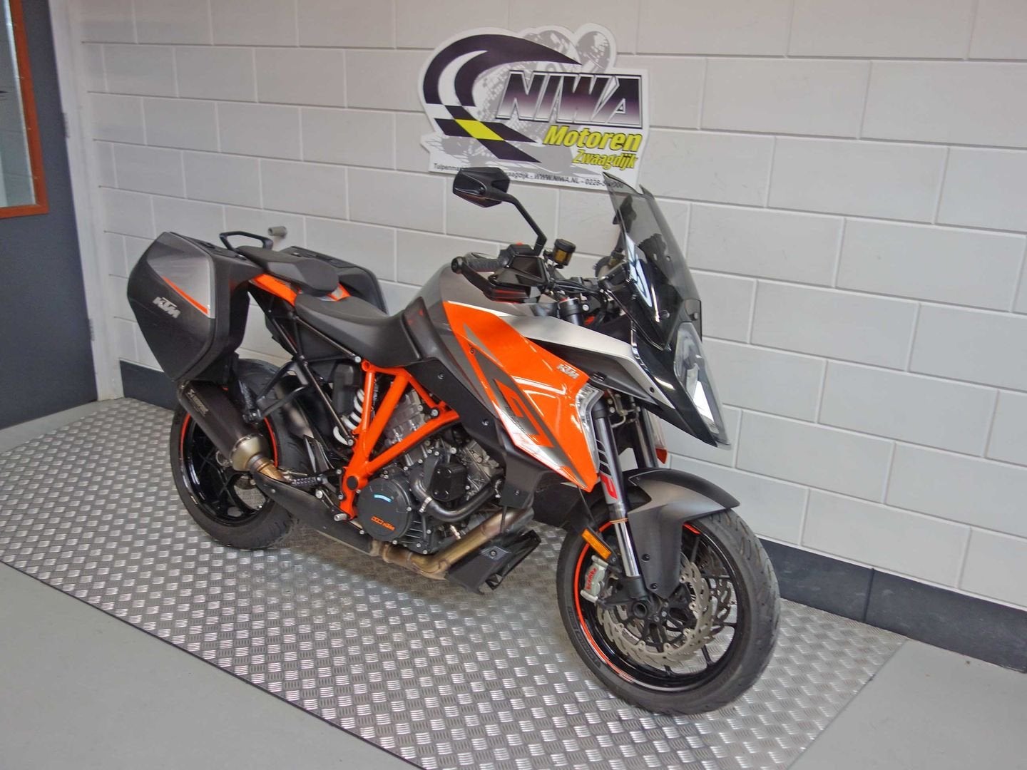 KTM 1290 SUPER DUKE GT, 2 cilinders, KTM, Motorrijbewijs A, Bedrijf