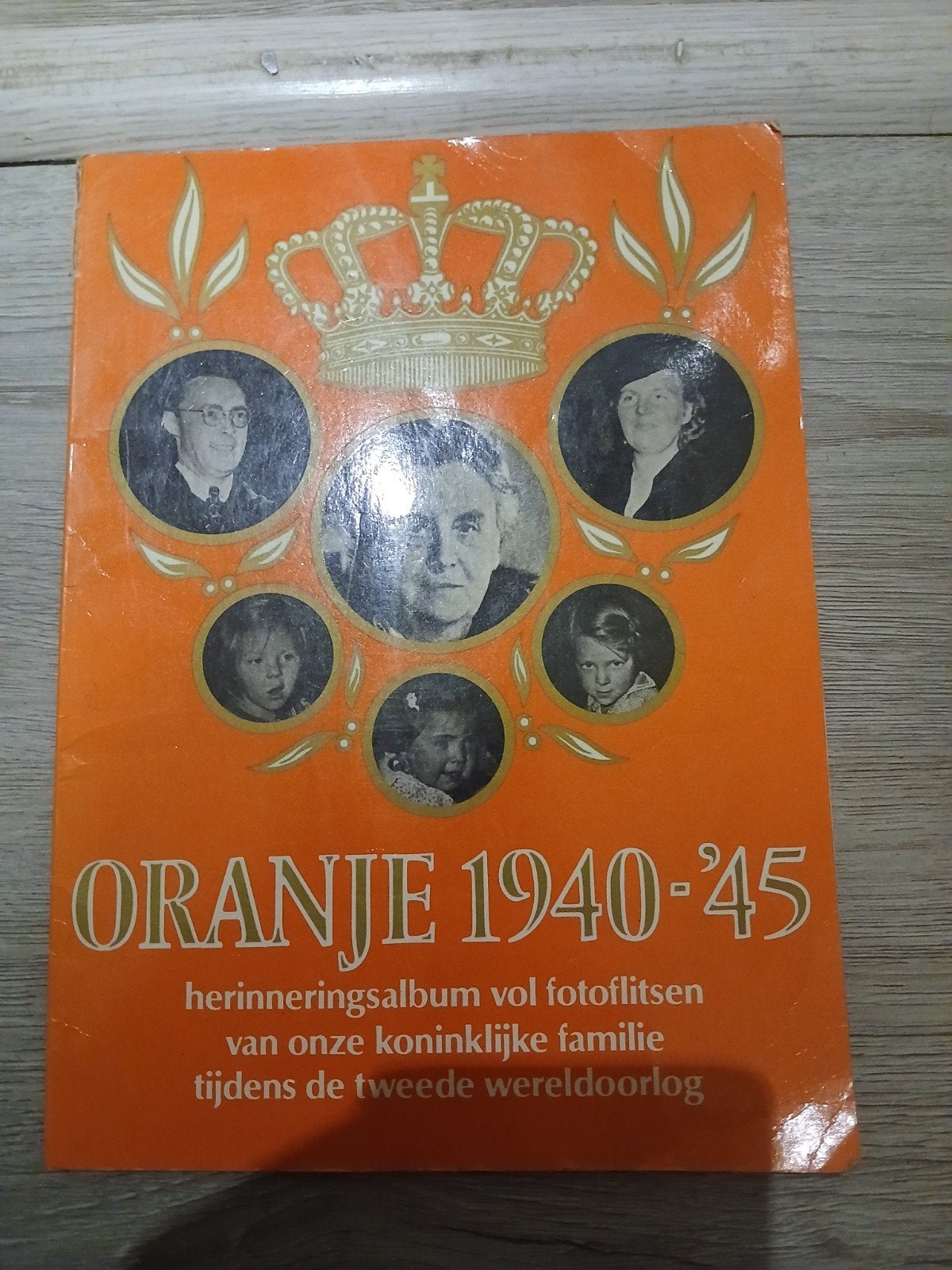 Oranje 1940-45: Herinneringsalbum Koninklijke Familie, Ophalen of Verzenden, Sem Presser, Overige onderwerpen, Tweede Wereldoorlog