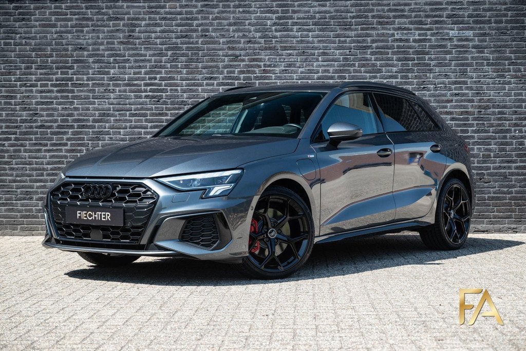 Audi A3 Sportback 45 TFSI e S Line Competition 19Inch|Fullbl, Gebruikt, 4 cilinders, Hybride Elektrisch/Benzine, 13 kWh