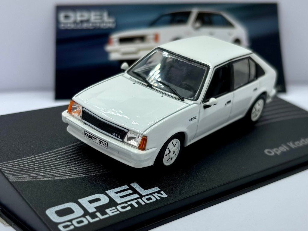 1:43  opel kadett D GT/E ( 1983-1984 ), Ophalen of Verzenden, Zo goed als nieuw, Auto, Overige merken