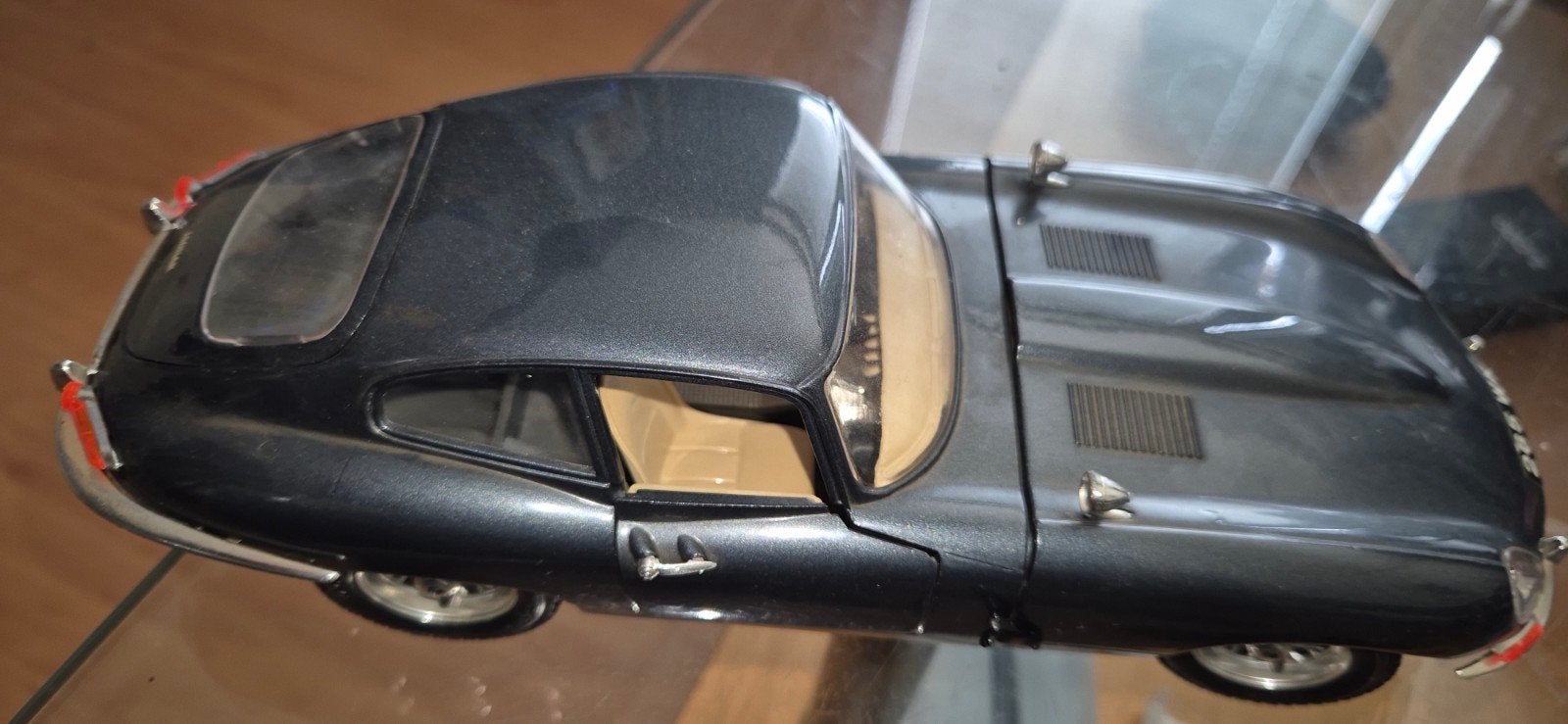 Jaguar E-Type modelauto - Gedetailleerd en zo goed als nieuw, Ophalen of Verzenden, Zo goed als nieuw, Auto, Overige merken