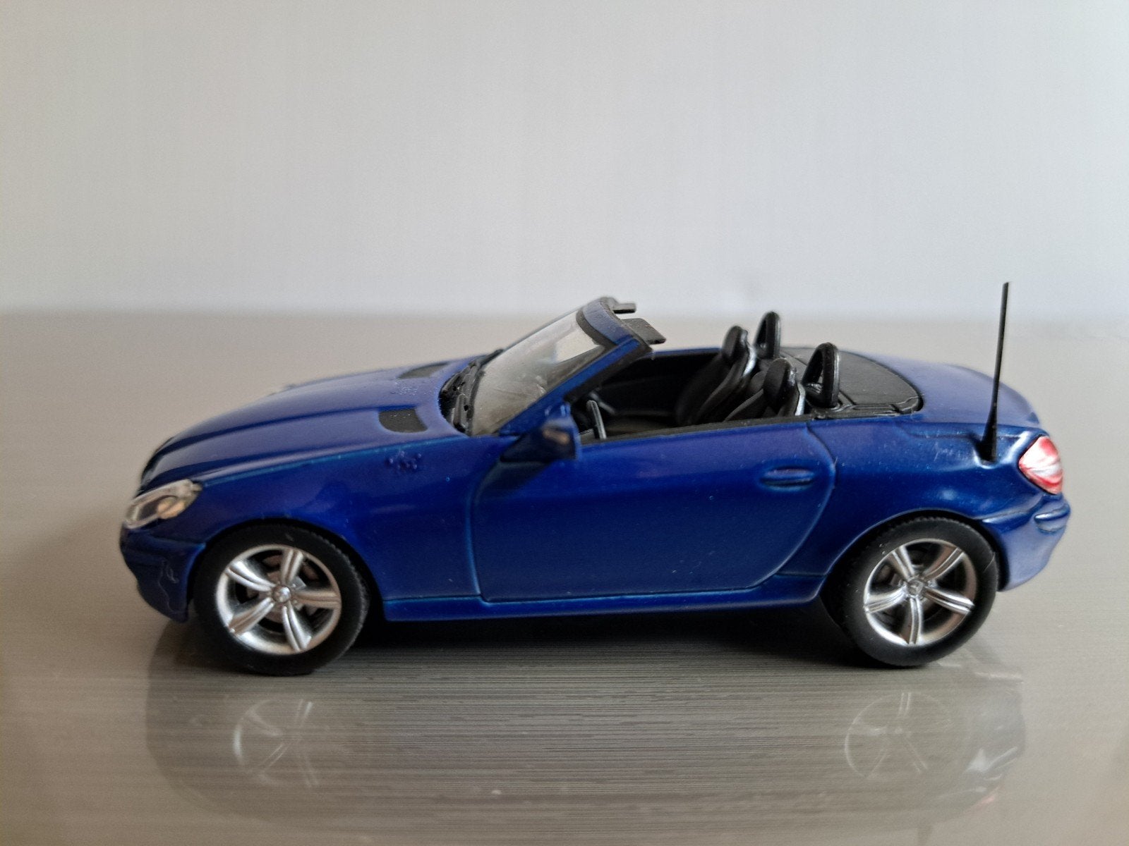 Mercedes SLK 350, schaal 1:43, nieuw, Ophalen of Verzenden, Nieuw, Auto, Overige merken