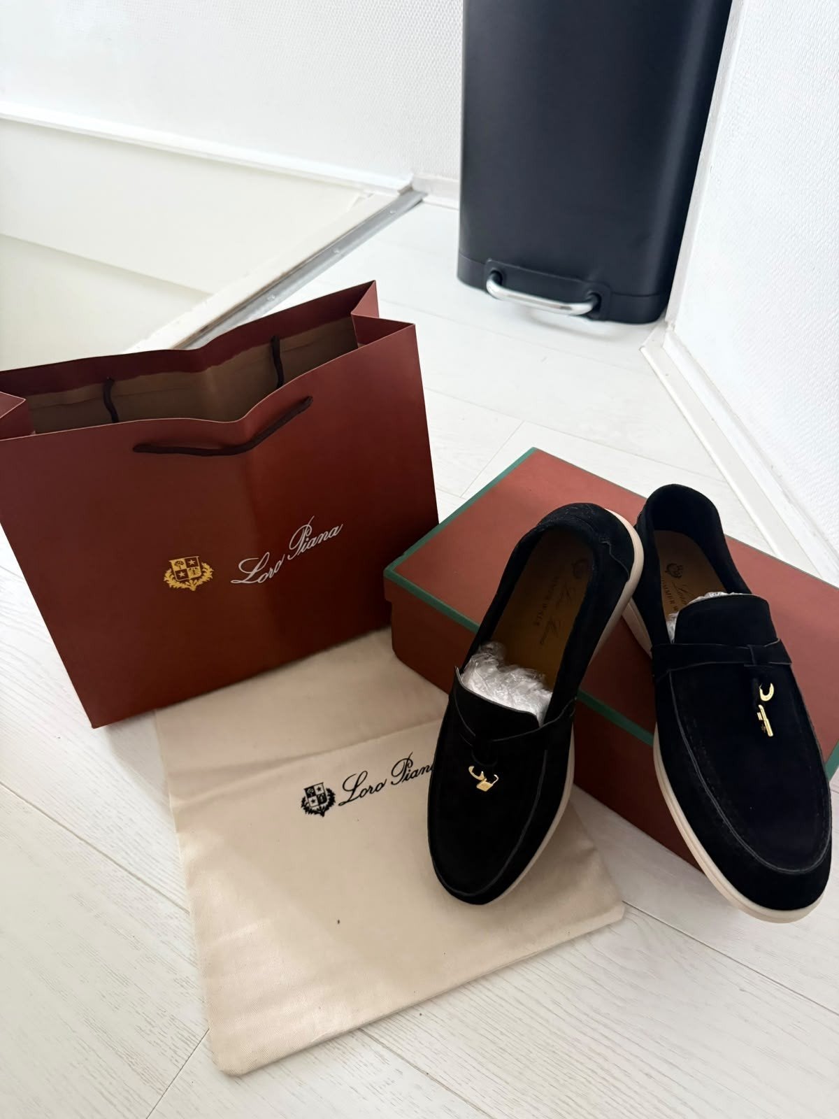 Loro Piana Summer Walk Loafers - Zwart Suède, Kleding | Dames, Ophalen of Verzenden, Nieuw, Zwart, Instappers