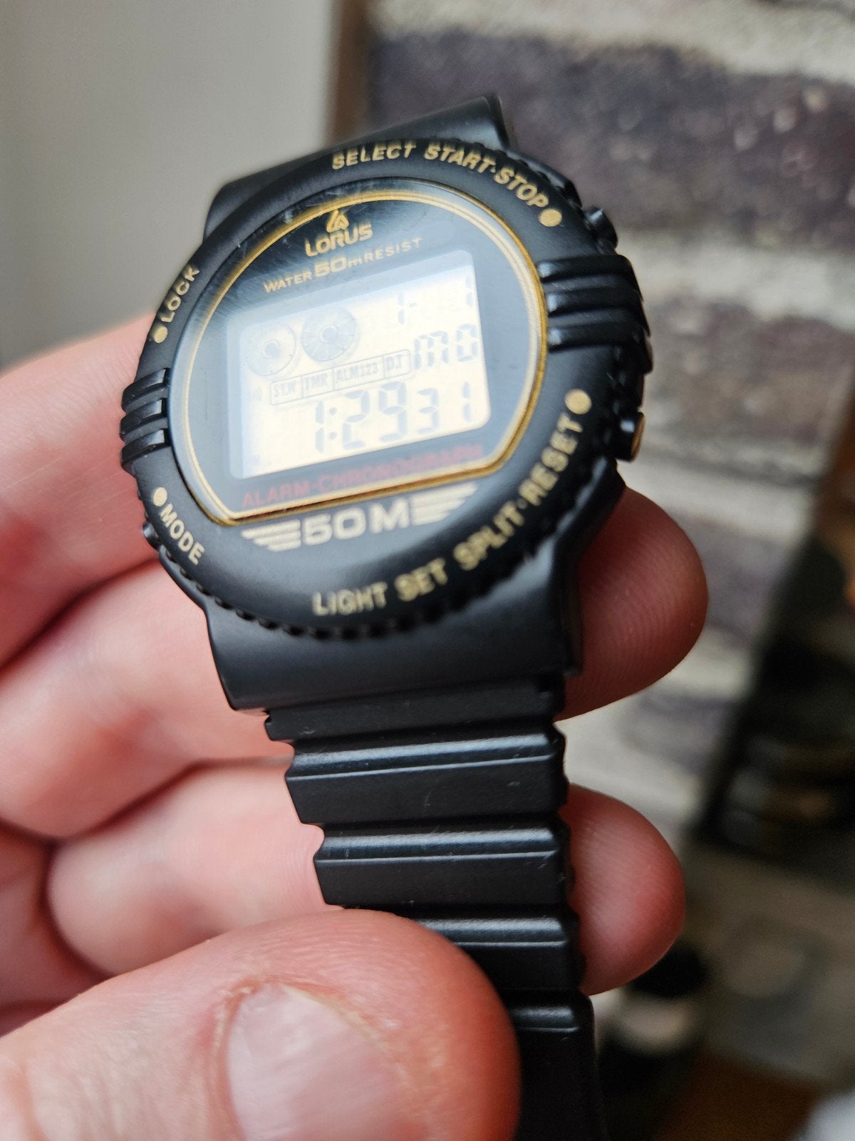 Lorus digitaal horloge, vintage stijl, 50M waterbestendig, Ophalen of Verzenden