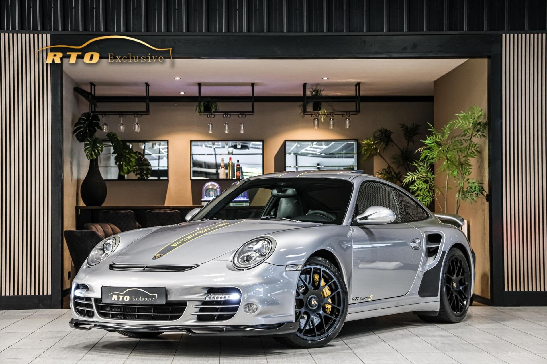 Porsche 911 3.8 Turbo S|PCCB|Schuifdak|Bose|Sportchrono, Auto's, Automaat, Gebruikt, Zwart, 1595 kg