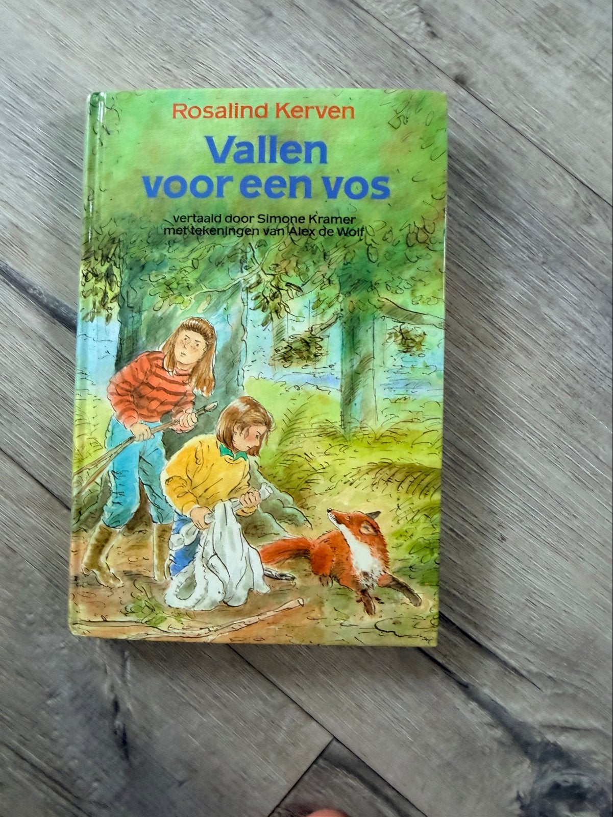 Vallen voor een vos - Rosalind Kerven, Ophalen of Verzenden, Gelezen, Fictie algemeen
