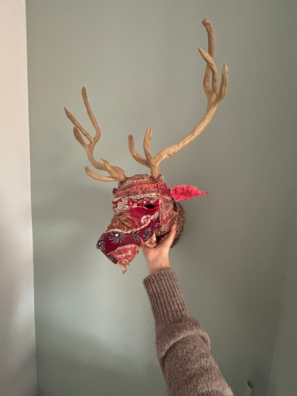 Decoratieve hertenkop - Uniek en kleurrijk wanddecoratie, Ophalen, Meerkleurig, Boho, Zo goed als nieuw