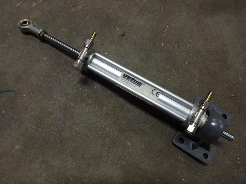 OPRUIMING: Vetus kleine hydraulische stuurcilinder MTC20, Watersport en Boten, Accessoires en Onderhoud, Ophalen, Nieuw, Motor en Techniek