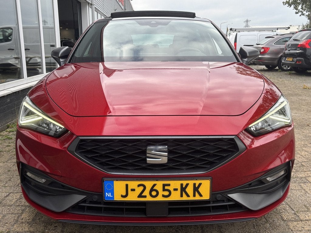 SEAT Leon 1.5 eTSI FR Launch Edition | Pano | Stuur Verwarmi, Stof, 4 cilinders, 150 pk, Automatische klimaatregeling