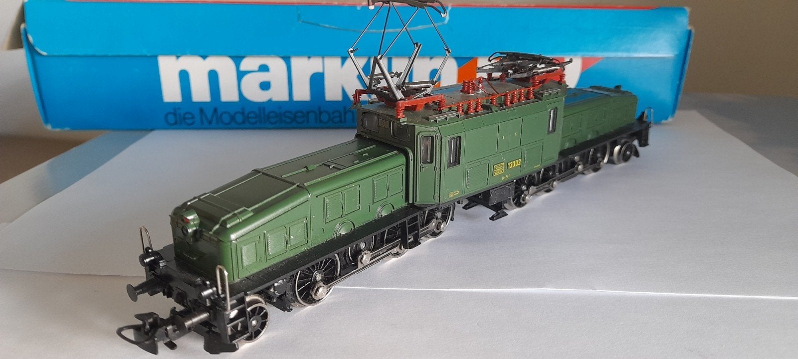 Marklin 3056 zwitserse krokodil zo goed als nieuw in ovp, Wisselstroom, Locomotief, Ophalen of Verzenden, Zo goed als nieuw