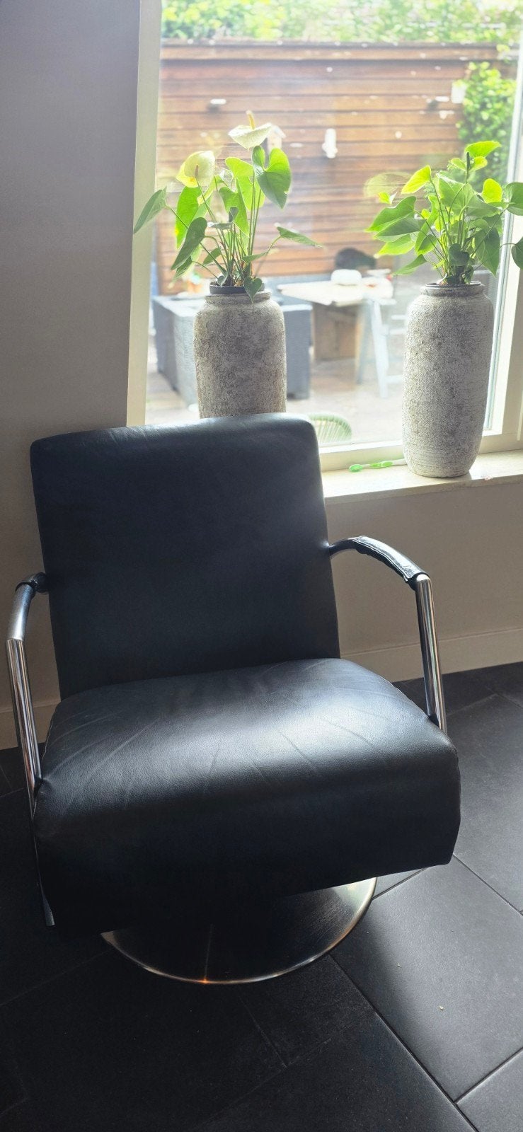 GRATIS Zwarte leren stoel, Ophalen of Verzenden, Gebruikt, Zwart, Eén