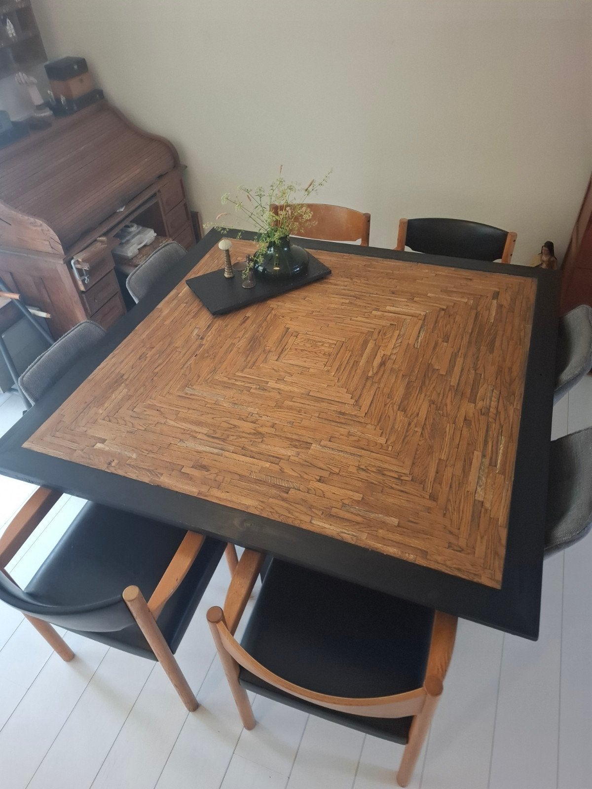 Unieke vierkante eettafel met houten mozaïekblad, Huis en Inrichting, Ophalen, Gebruikt, 150 tot 200 cm, Vierkant