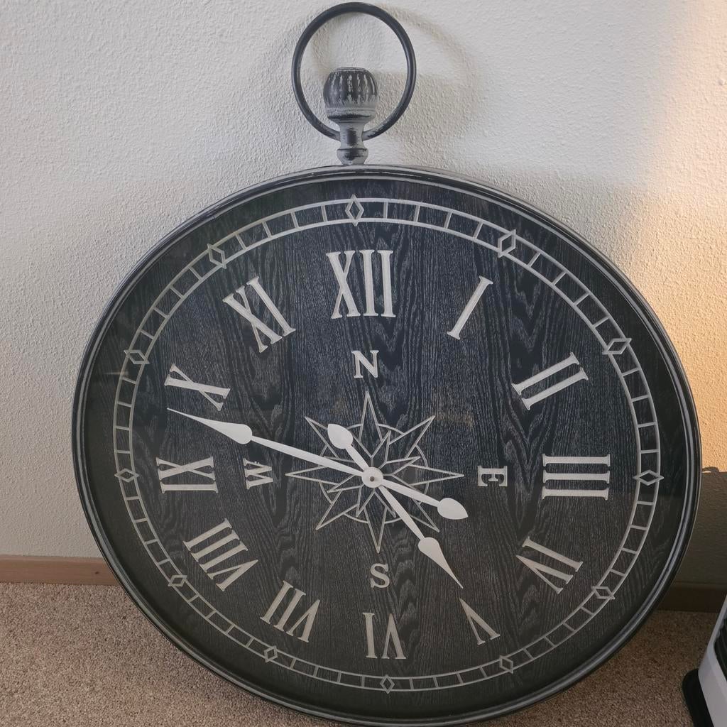 Sweet Living Wandklok Kompas ø78, Ophalen, Zo goed als nieuw, Analoog, Wandklok