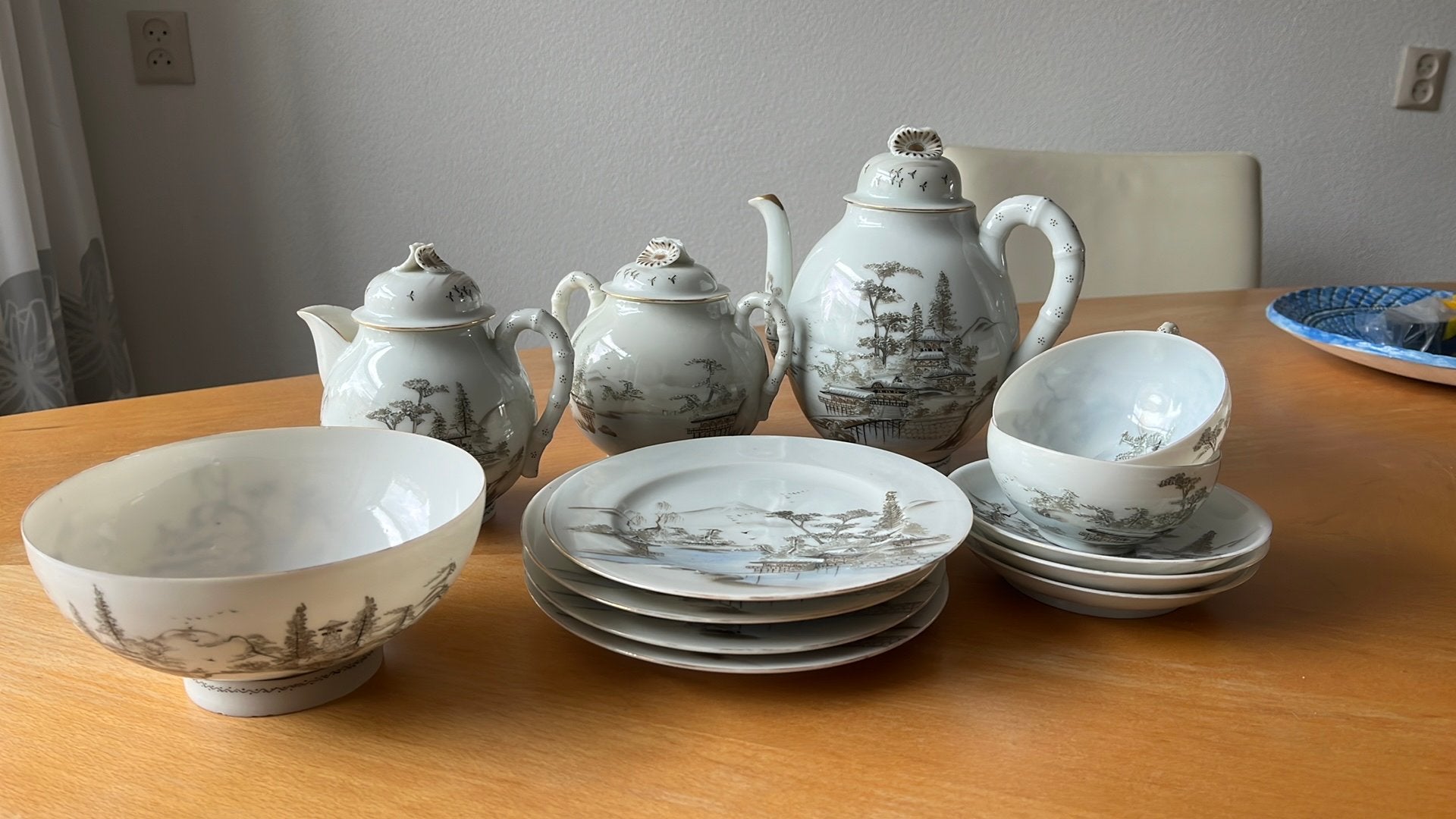 Japans porselein eierschaal servies Yokahama of Kutami, Ophalen