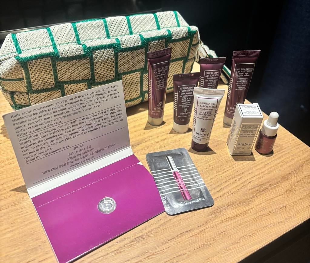 Sisley Black Rose Huidverzorgingsset met toilettas, Ophalen of Verzenden, Nieuw, Gehele gezicht, Verzorging