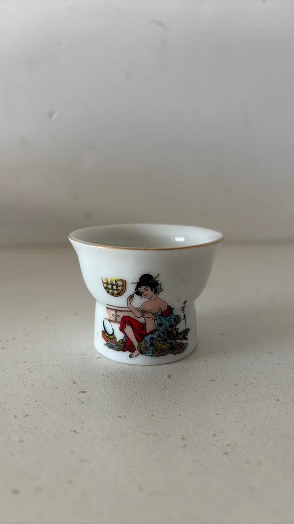 Erotisch sake kopje, Verzenden
