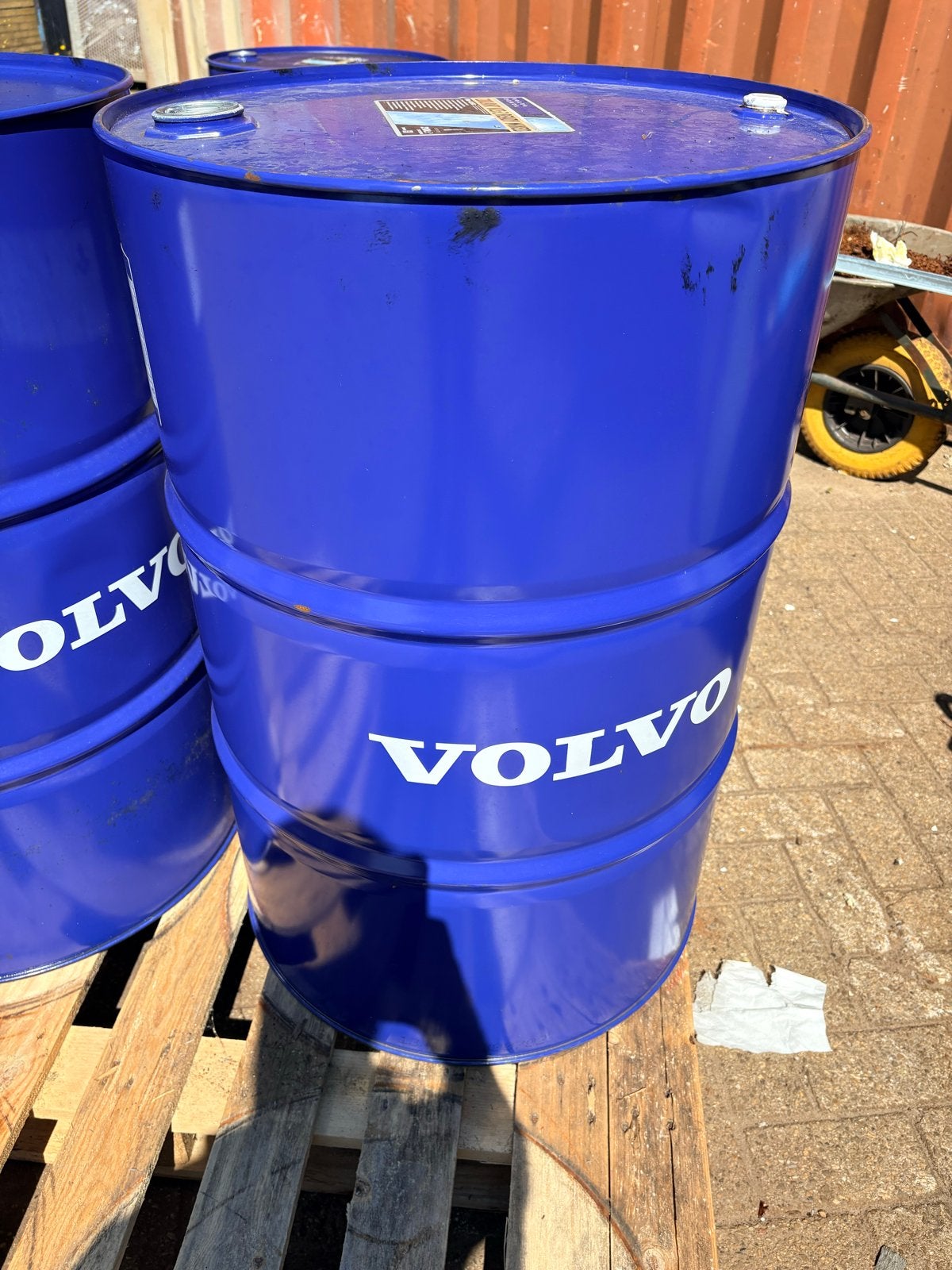 Volvo olievat - heeft koelvloeistof in gezeten, Ophalen, Zo goed als nieuw