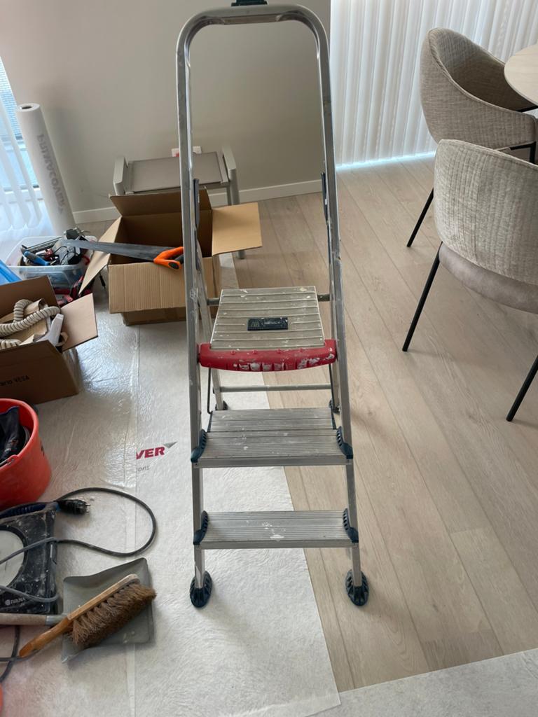 Altrex trap 3 treden, Doe-het-zelf en Verbouw, Ladders en Trappen, Ophalen, Gebruikt, Minder dan 2 meter
