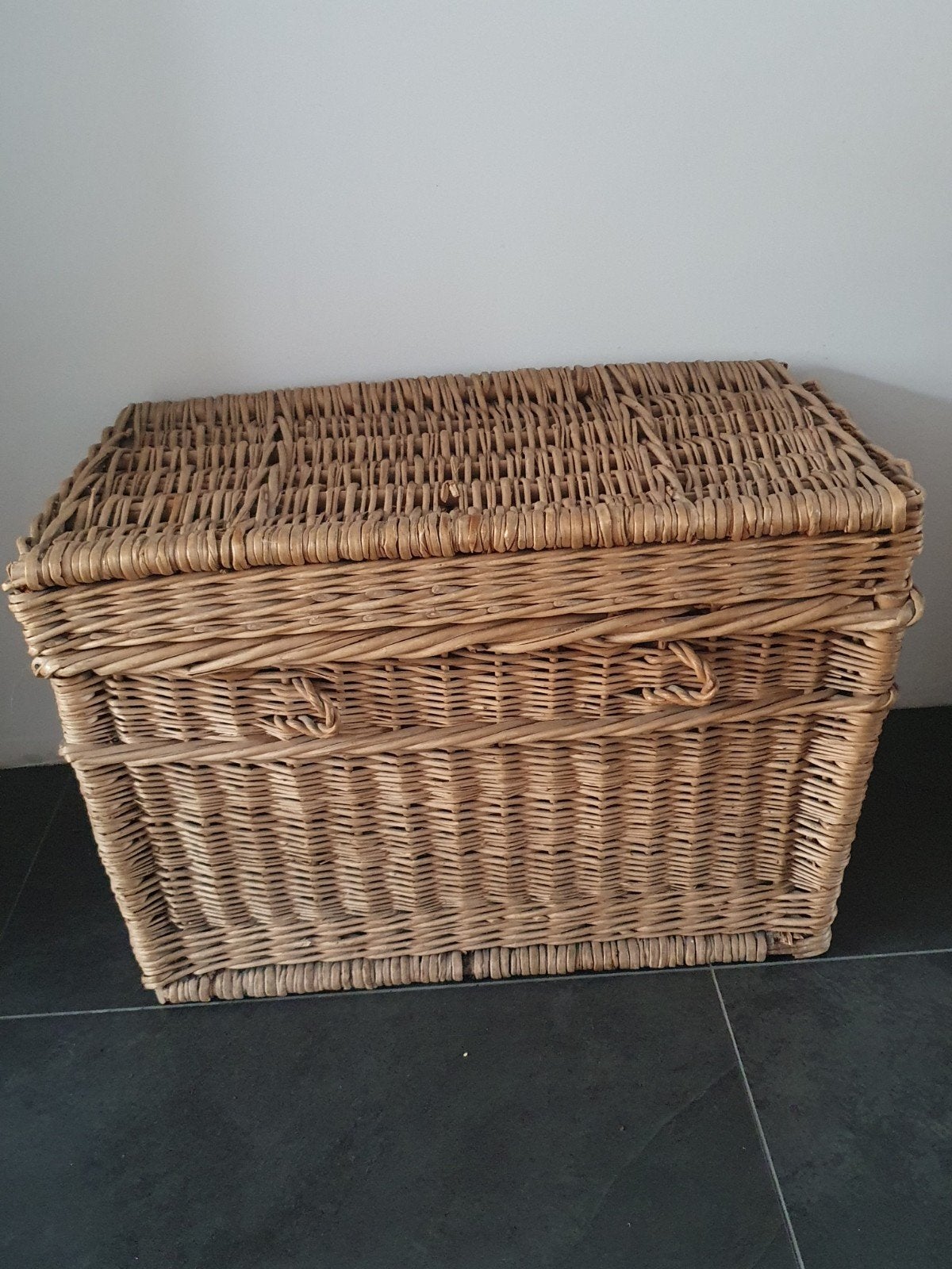 grote stevig wilgen opbergkoffer/mand 60 x 40x 36 cm, Huis en Inrichting, Woonaccessoires | Schalen en Manden, Ophalen of Verzenden