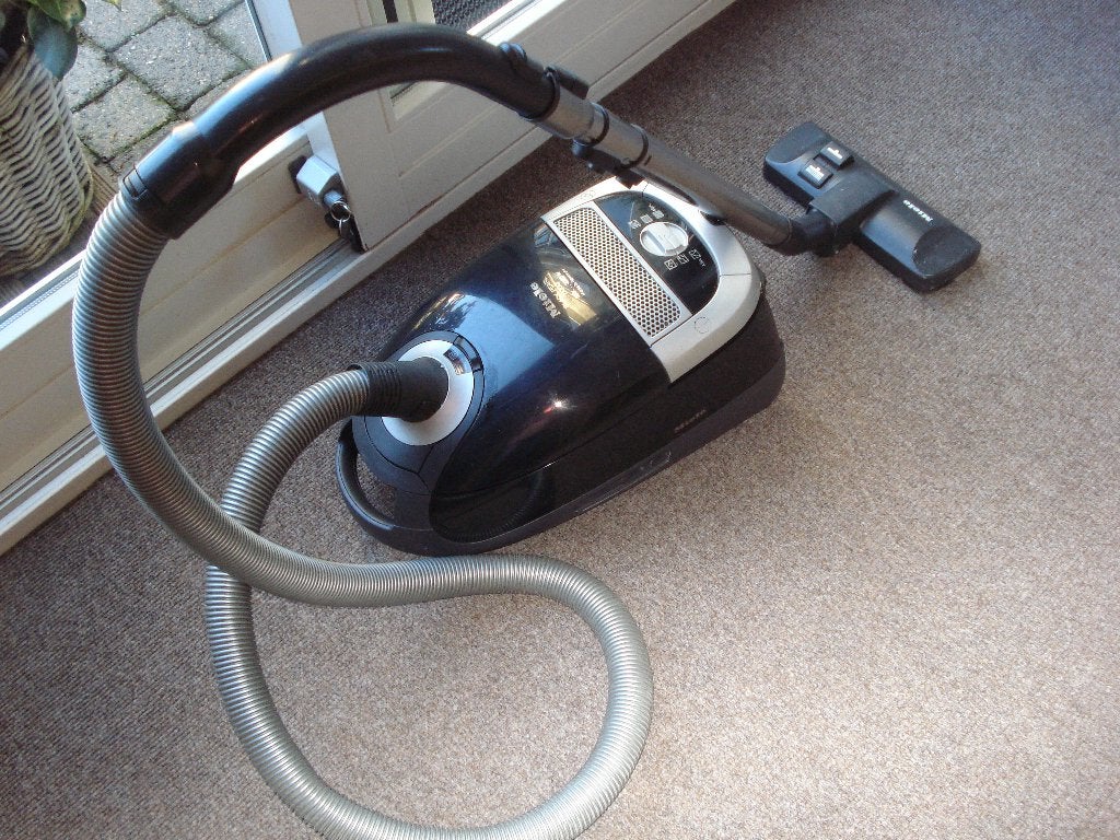 Miele Stofzuiger, Witgoed en Apparatuur, Gebruikt, Miele, 2000 watt of meer, Sledestofzuiger