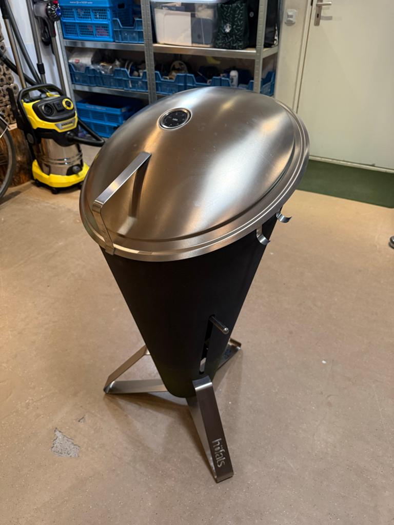 Hofats Cone Houtskool BBQ / Firepit - uitstekende staat, Ophalen, Gebruikt, Met accessoires