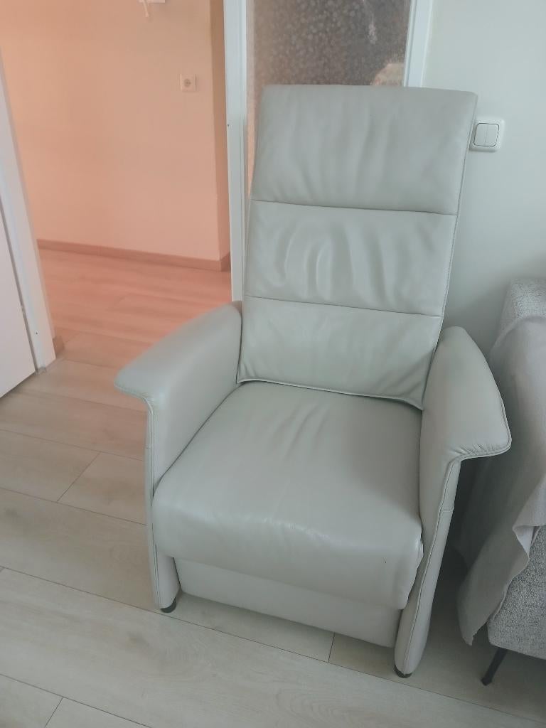 Electrisch sta op stoel, Ophalen, Gebruikt, Beige landelijke stijl., 50 tot 75 cm