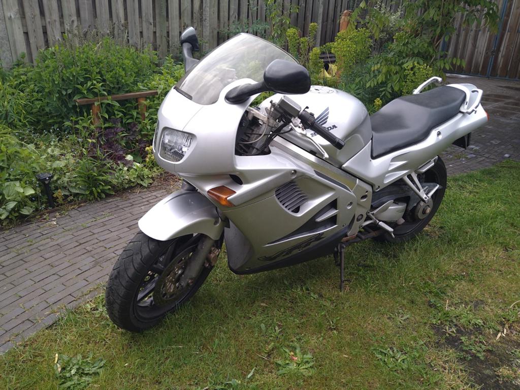 Honda VFR 750 F (RC36), Motoren, 4 cilinders, Motorrijbewijs A, Gebruikt, Particulier