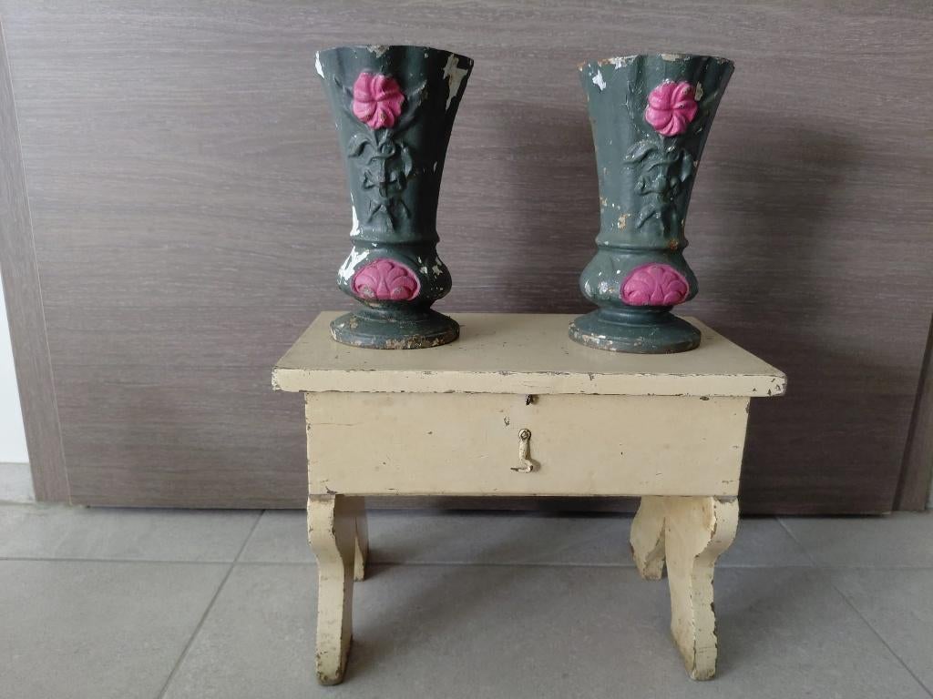 2 Franse antieke gietijzeren geëmailleerde vazen, Antiek en Kunst, Ophalen of Verzenden