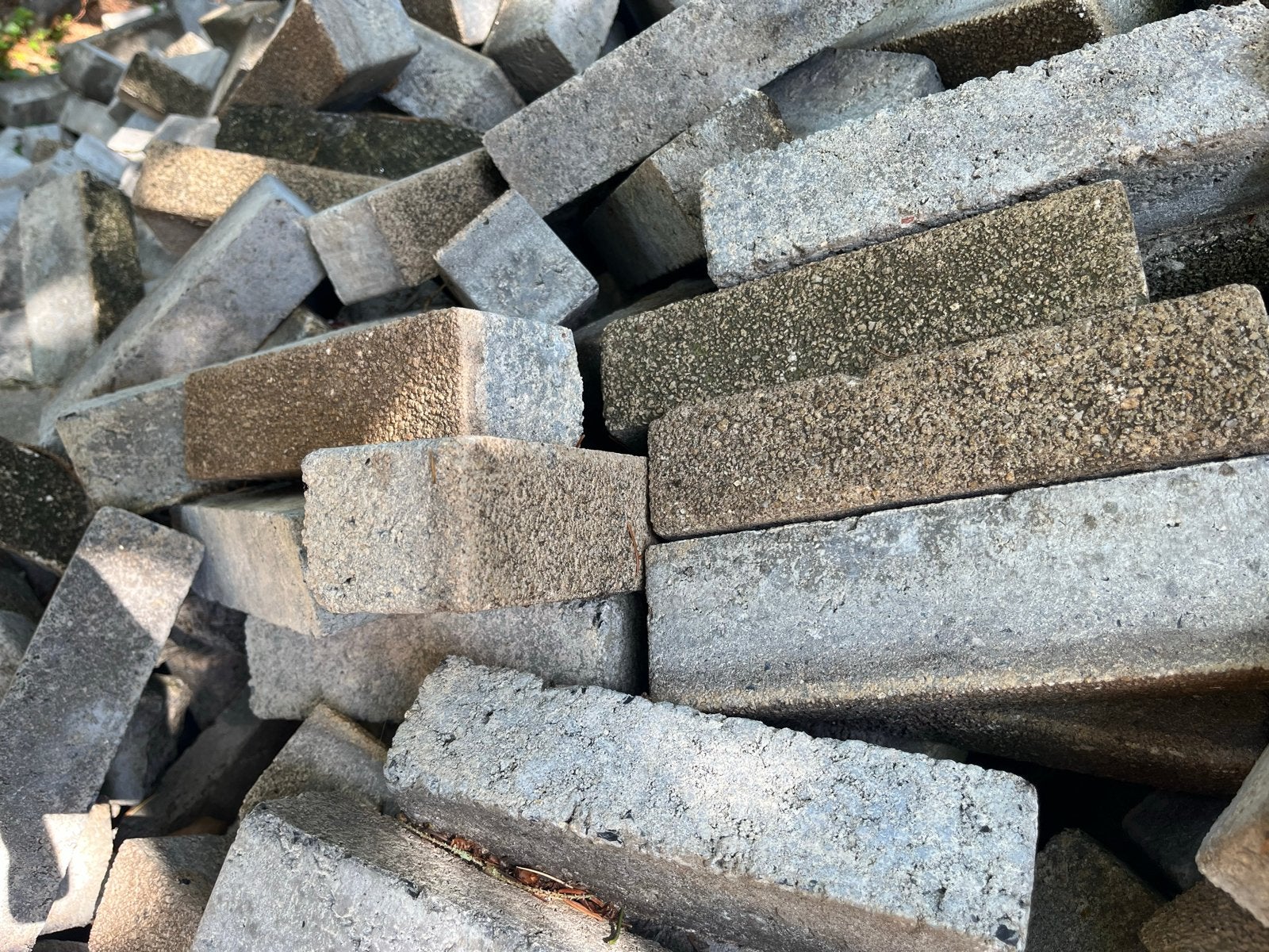 Grote partij gebruikte betonnen stenen waalformaat., Doe-het-zelf en Verbouw, Metselstenen, Ophalen, Gebruikt, Beton