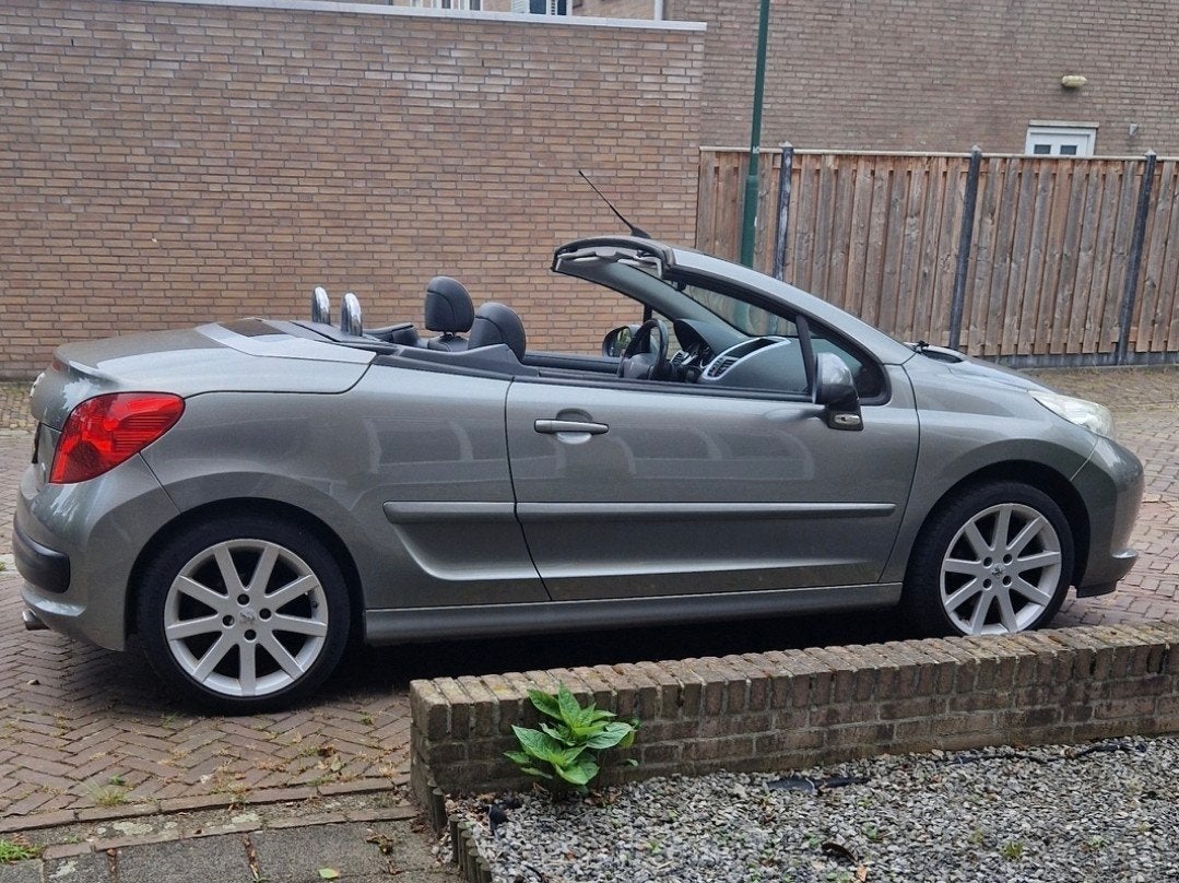 Peugeot 207 1.6 16V CC Roland Garros 2009 Grijs, Auto's, Voorwielaandrijving, 15 km/l, 4 cilinders, Cabriolet