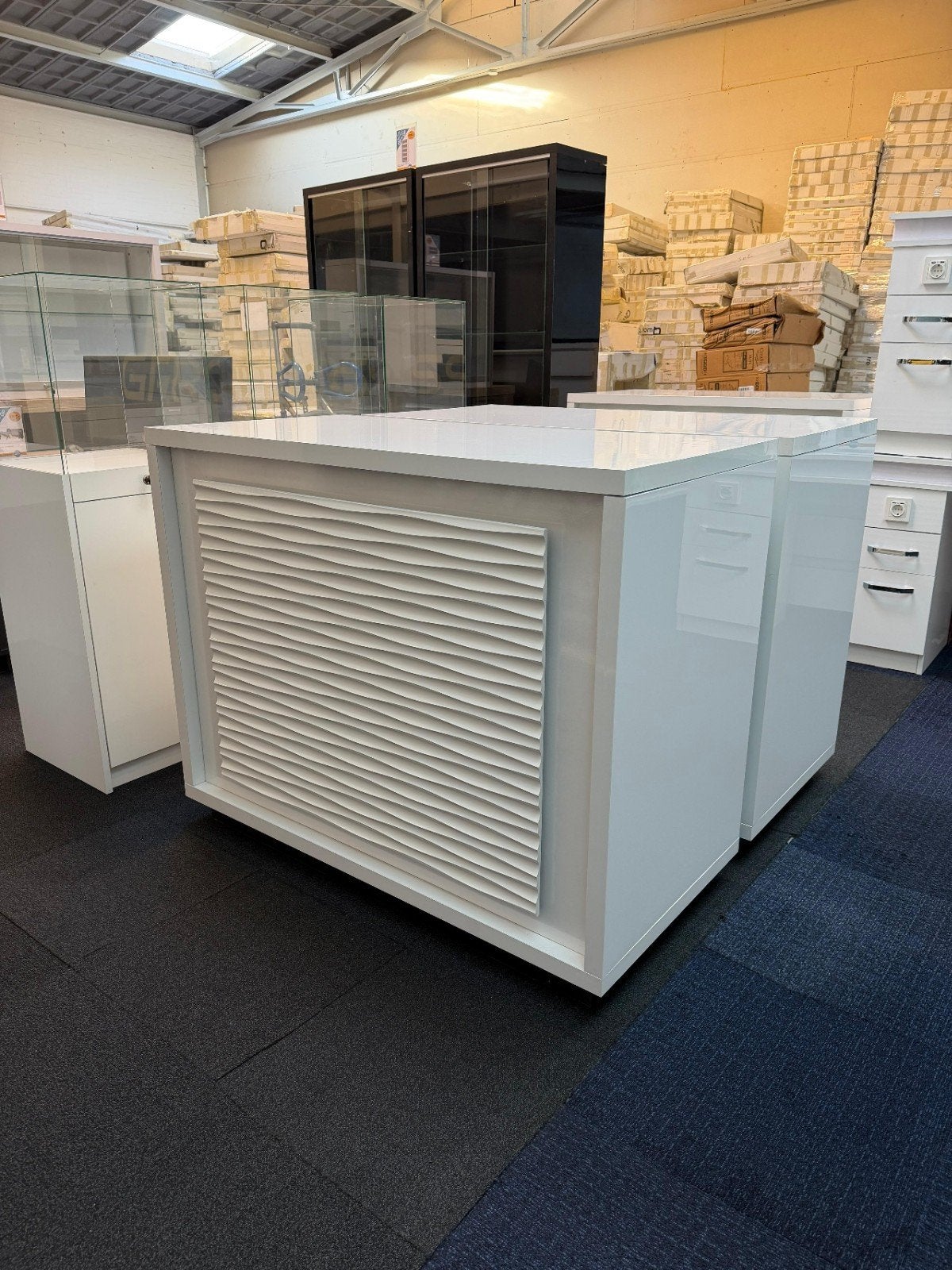 TOONBANK BALIE, Huis en Inrichting, Bureaus, Ophalen