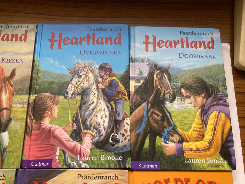 T.K. nog nog 4 boeken van Volbloed en 51van Heartland, Ophalen of Verzenden, Gelezen, Joanna Campbell, Fictie