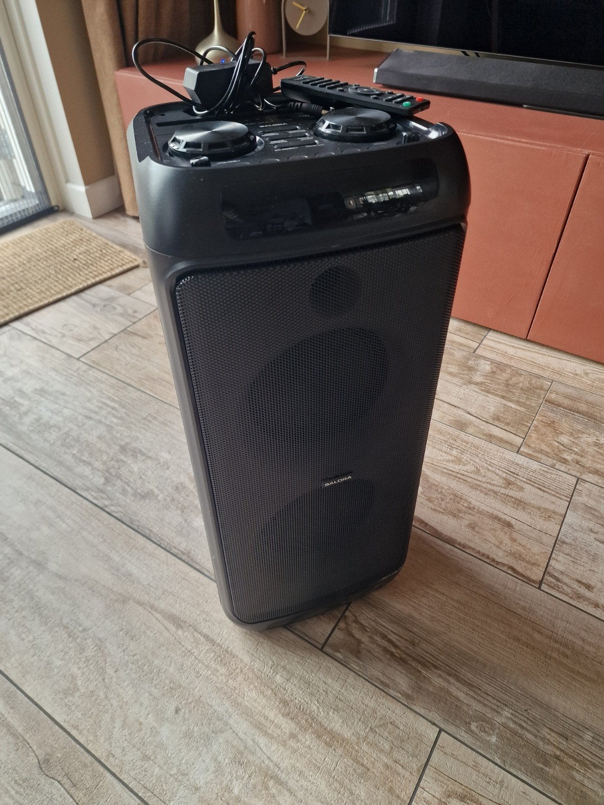 Salora Party Speaker L1, Audio, Tv en Foto, Luidsprekers, AUX-ingang, Zo goed als nieuw, Draagbare speaker, Minder dan 60 watt
