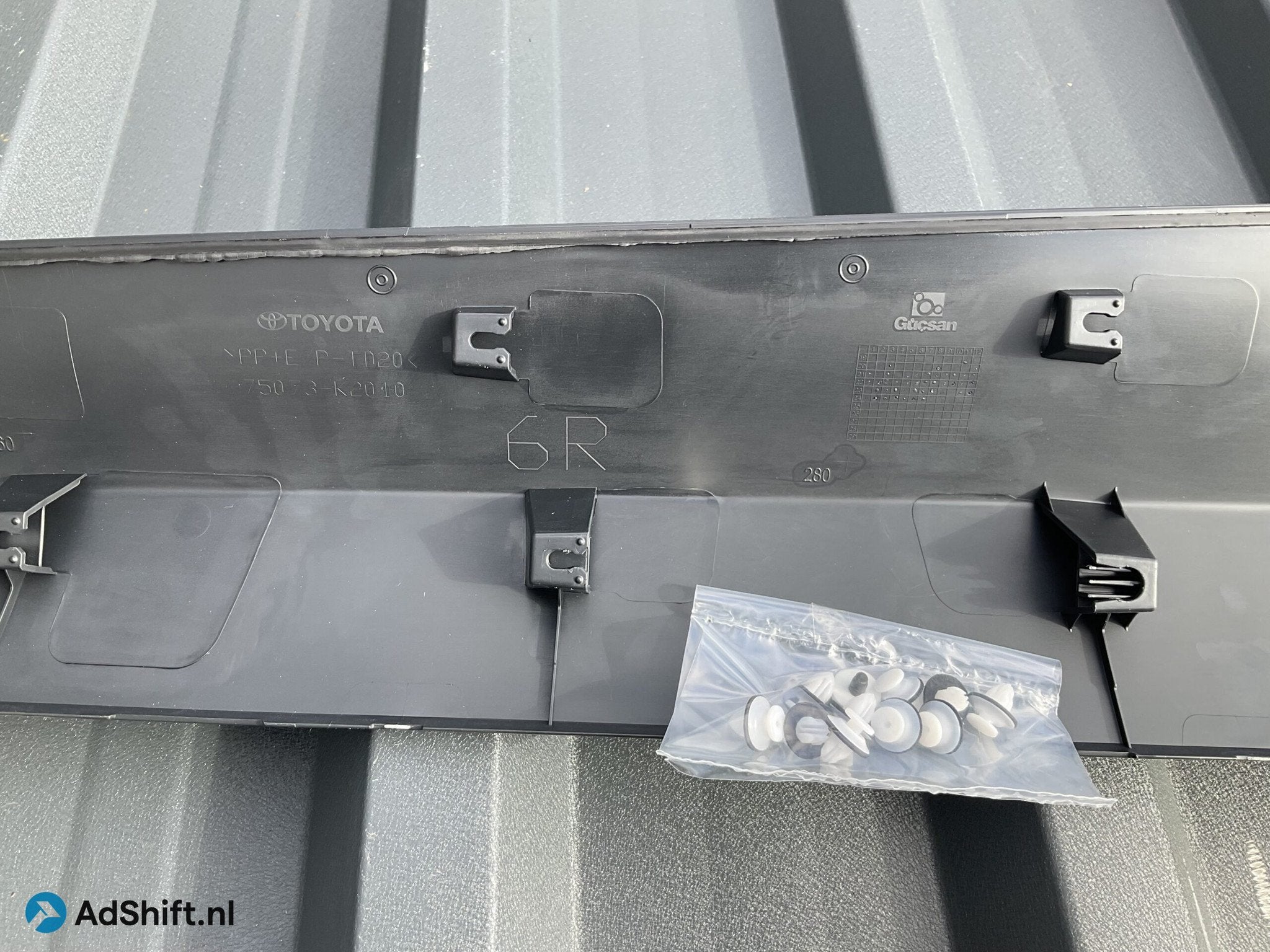 Deur lijst Toyota Yaris CROSS 75073-K2010 Voor Portier 20047, Auto-onderdelen