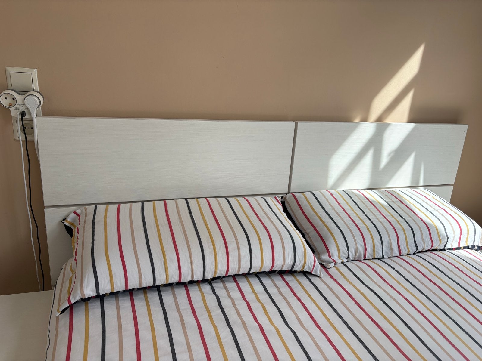 Houten hoofdbord met 2nachtkastjes/Wooden headboard 2bedside, Huis en Inrichting, Slaapkamer | Bedden, Ophalen, Gebruikt, Wit