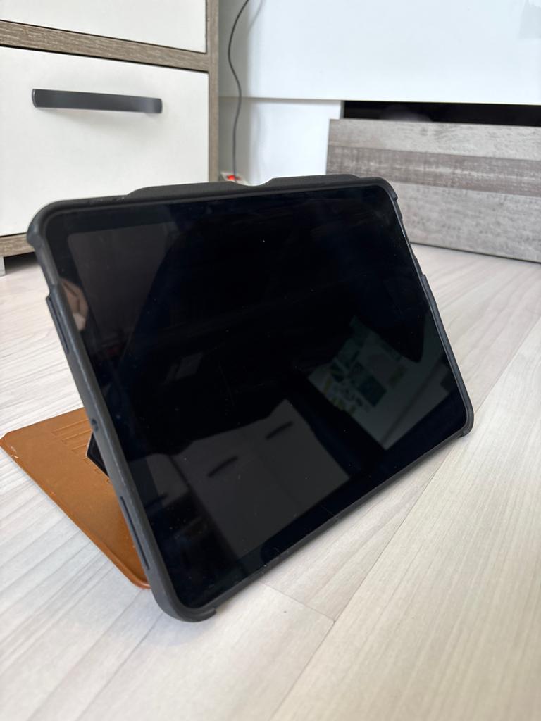 Apple iPad Air met goed hoesje, Apple iPad Air, Zo goed als nieuw, Wi-Fi, Ophalen