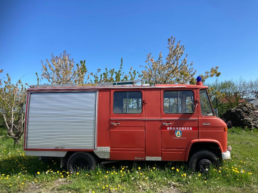 Mercedes-Benz Mercedes 1974 Rood, Auto's, 2000 kg, 2172 cc, Handgeschakeld, Particulier