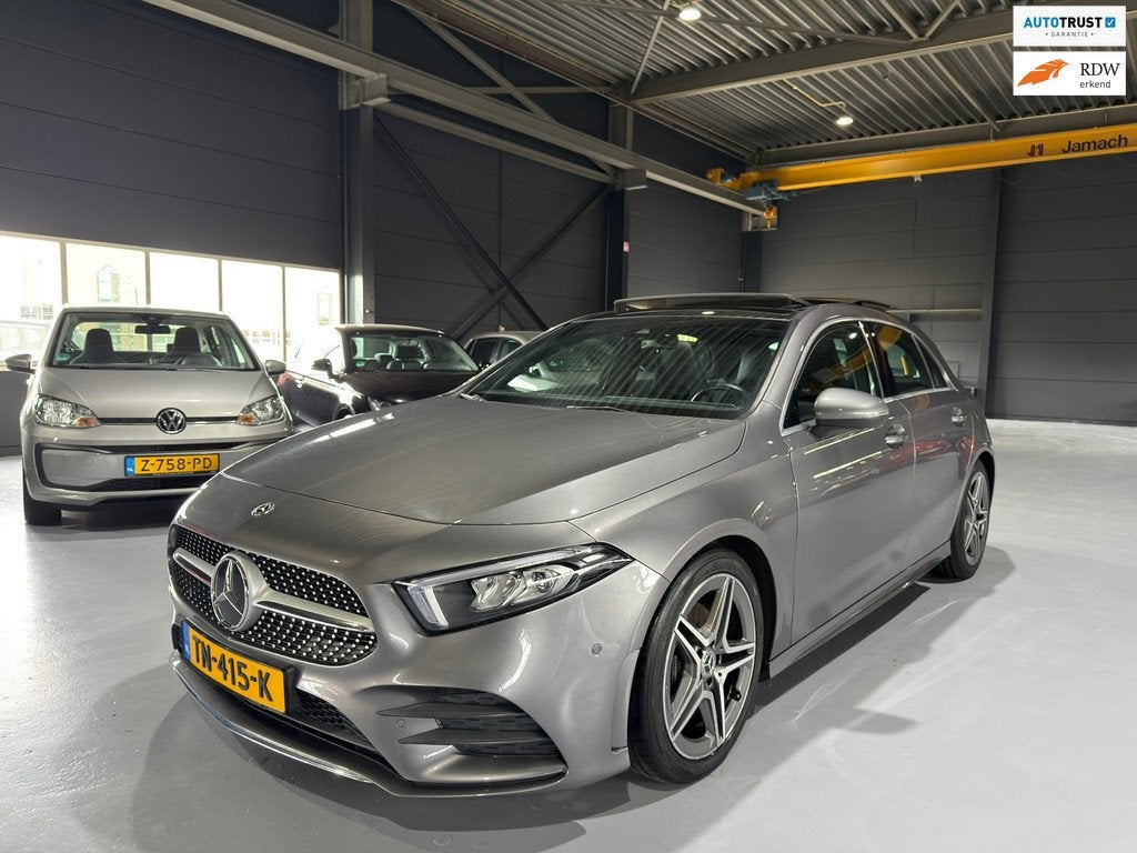 Mercedes-Benz A-klasse 200 Business Solution AMG Pano|Automa, Auto's, Mercedes-Benz, Gebruikt, Euro 6, 4 cilinders, Met garantie (alle)