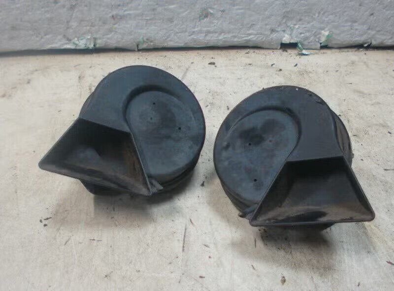 CLAXON set Volvo V40 (VW) (01-1995/06-2004), Gebruikt, Info@volvocars.com, Ophalen of Verzenden, Volvo