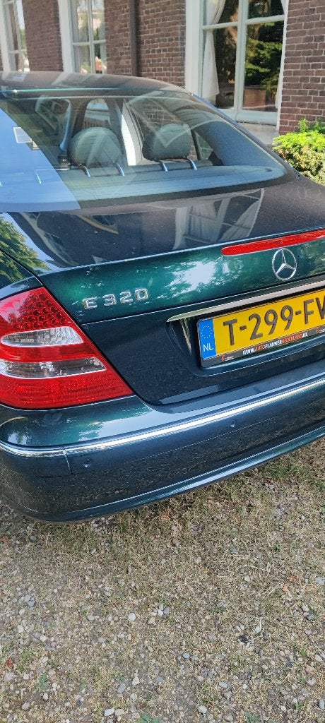 Mercedes-Benz E-Klasse 3.2 E320 Sedan AUT 2003 Groen, Auto's, Automaat, Winterpakket, Achterwielaandrijving, Zwart