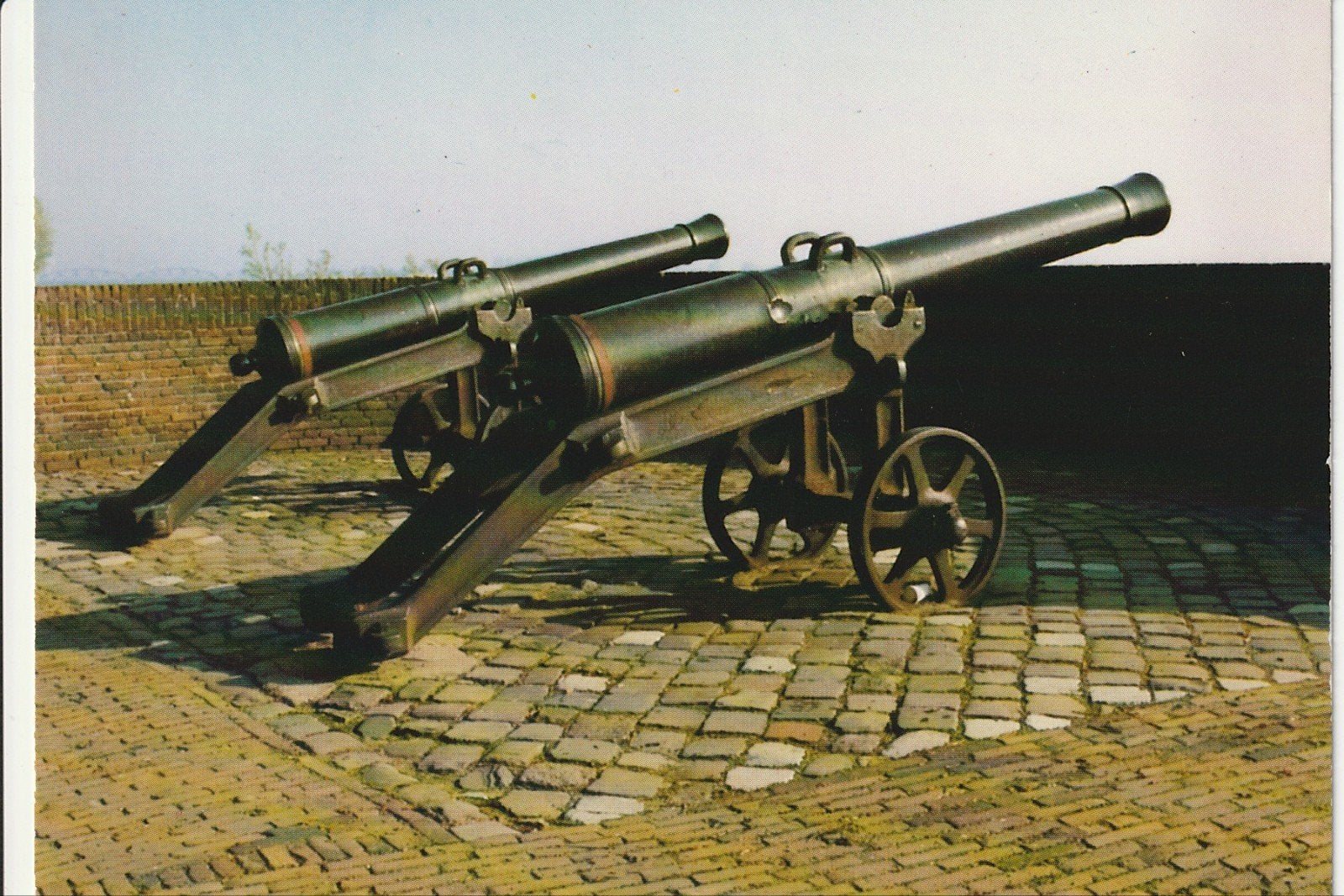GRAVE DE KANONNEN UIT DE NAPOLEONTISCHE TIJD, Ophalen of Verzenden, 1980 tot heden, Ongelopen, Gelderland