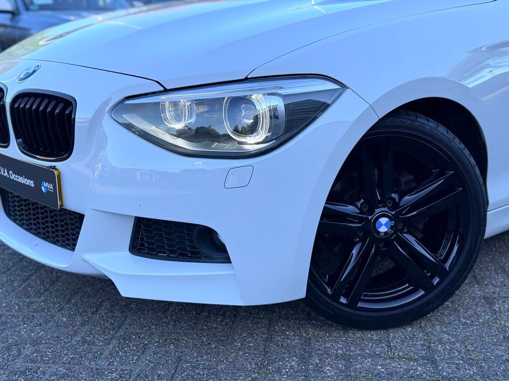 BMW 1-serie 116i M Sport|Nieuwe Ketting + Klepseals|Carplay|, Auto's, BMW, 1-Serie, Euro 5, Gebruikt, Zwart