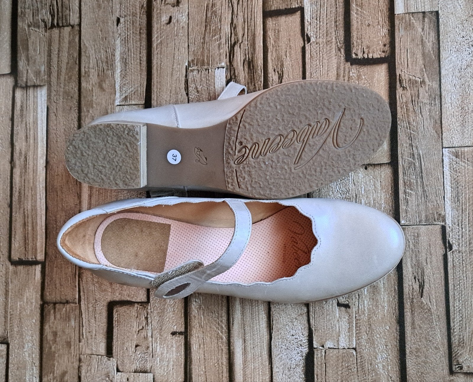 Vabeene - mooie lederen pumps, 37, Pumps, Verzenden, Beige, Zo goed als nieuw