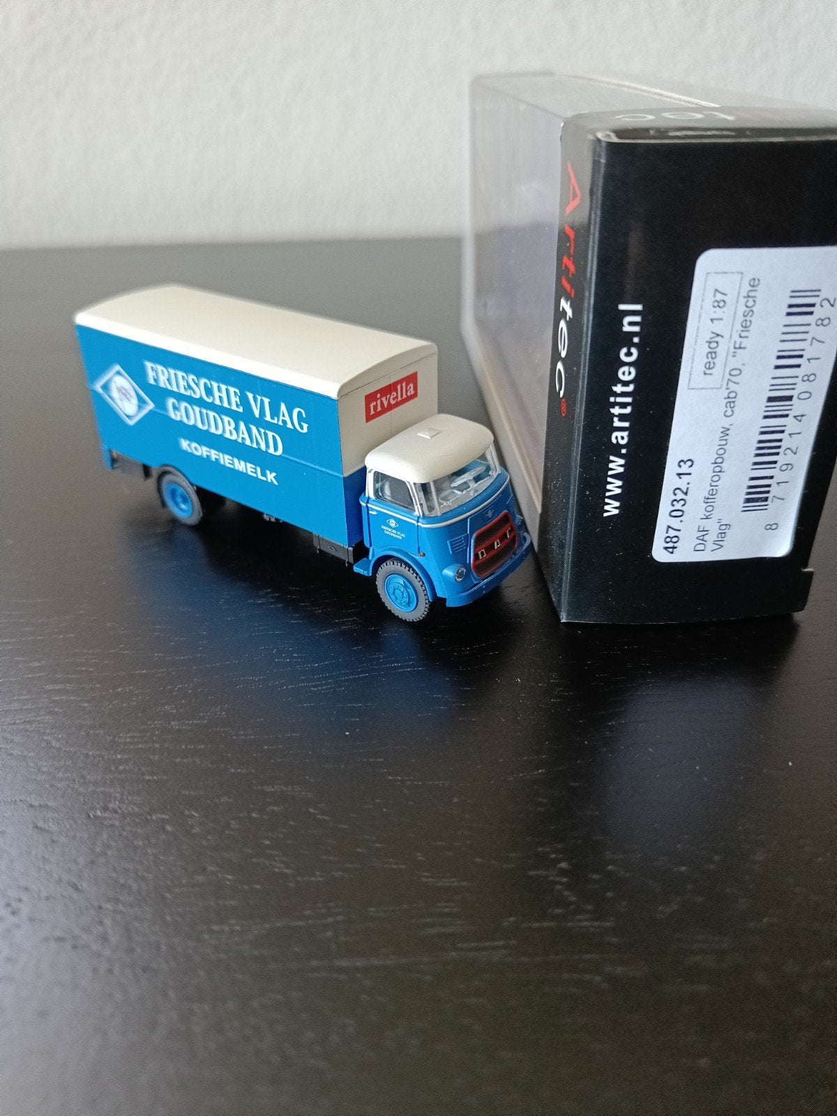 Artitec Daf Friesche Vlag cab 70 1:87, Ophalen of Verzenden, Zo goed als nieuw, Bus of Vrachtwagen, Overige merken