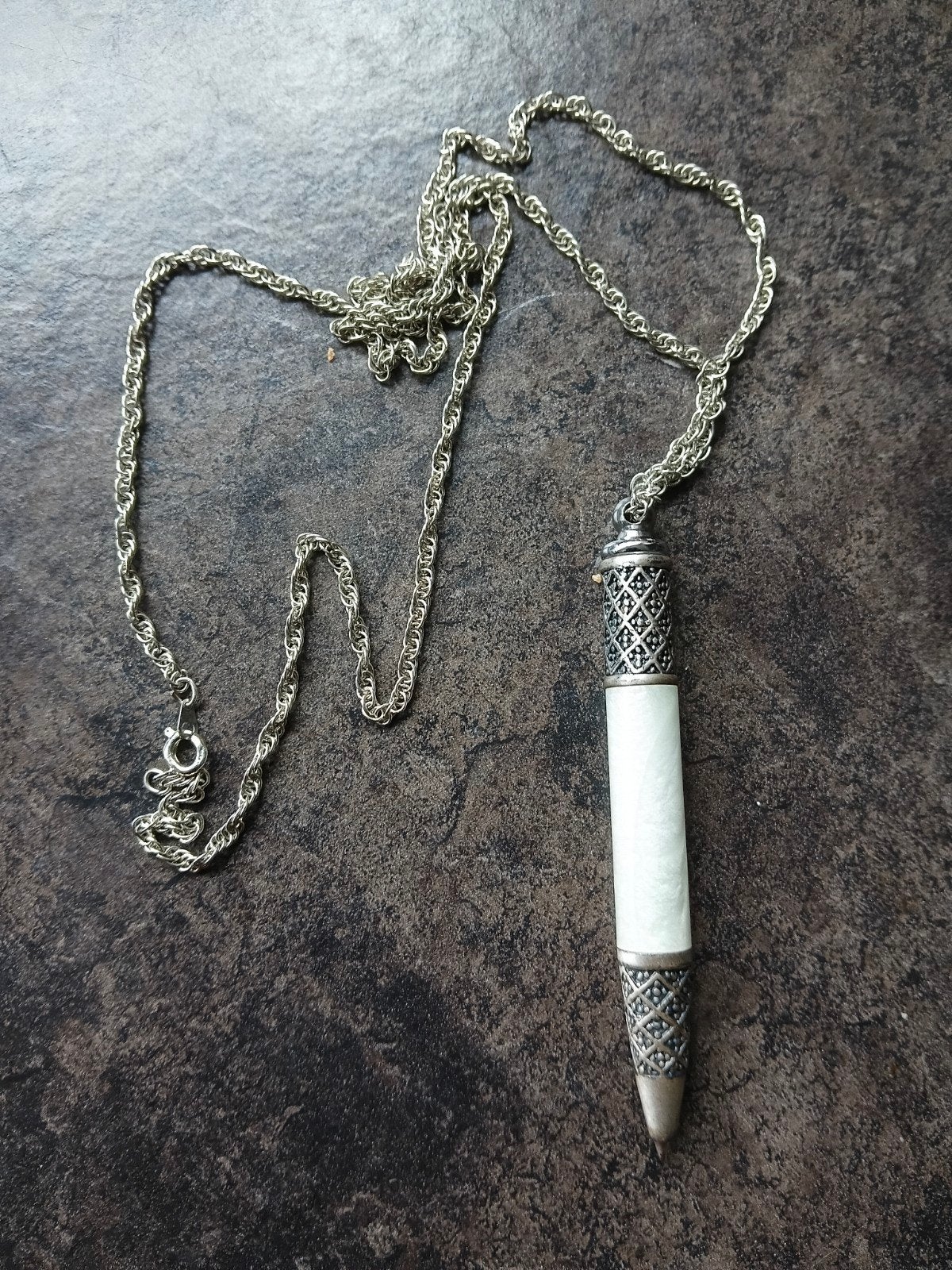 Luxe Pen aan zilveren Ketting met Marmer Hanger, Met hanger, Gebruikt, Wit, Ophalen of Verzenden