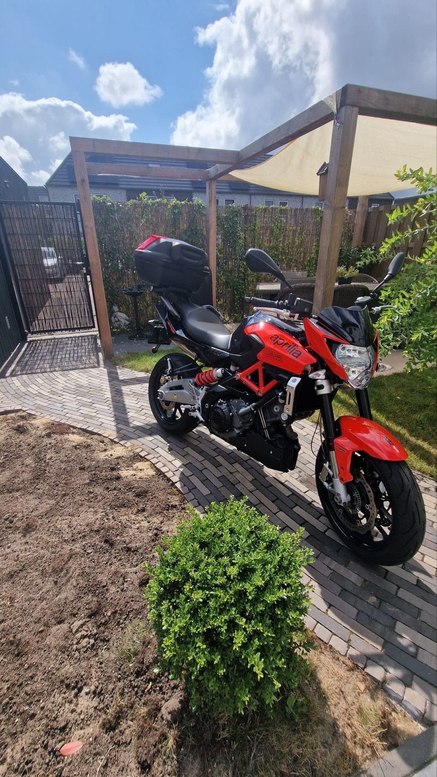 Aprilia Shiver 750 bj 2013 met ca 9500 kmstand Als nieuw!!, Motoren, 2 cilinders, Occasion, Particulier, Meer dan 35 kW