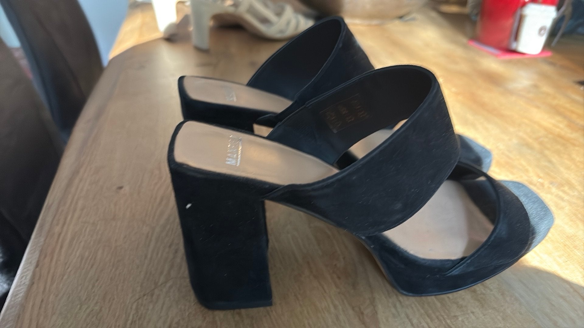 Zwarte sandalen met blokhak maat 39, Zwart, Zo goed als nieuw, Sandalen of Muiltjes, Ophalen of Verzenden